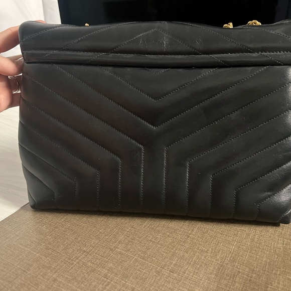 💥SOLD💥lou Medium YSL Shoulder Bag in Quilted Leather - Picture 4 of 6